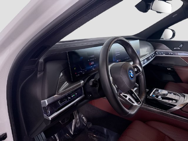 Used 2025 BMW i7 eDrive50 w/ M Sport Package RWD image 22