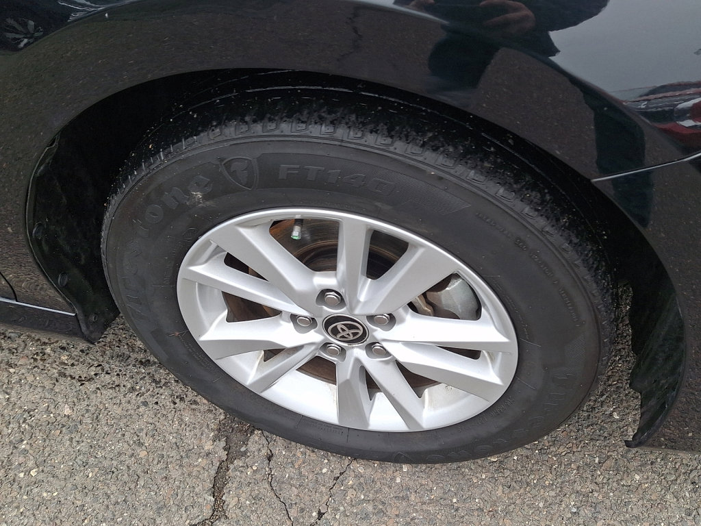 Used 2025 Toyota Camry LE image 9