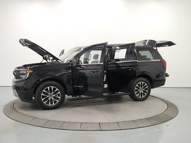 Used 2025 Ford Expedition Platinum AWD/4WD image 12