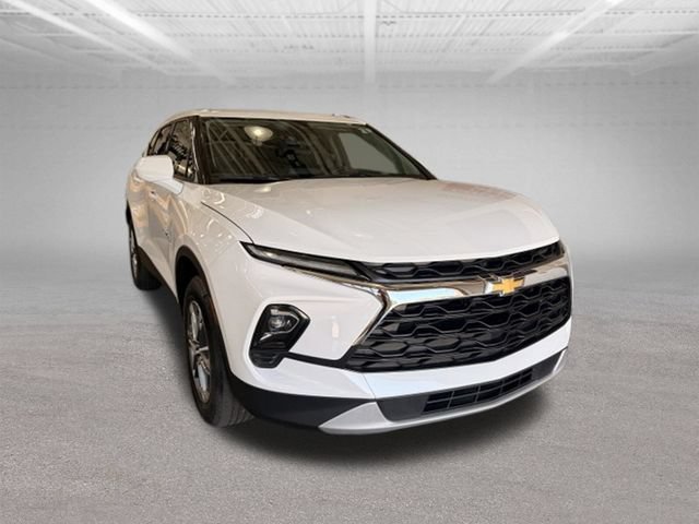 Used 2024 Chevrolet Blazer LT FWD image 3
