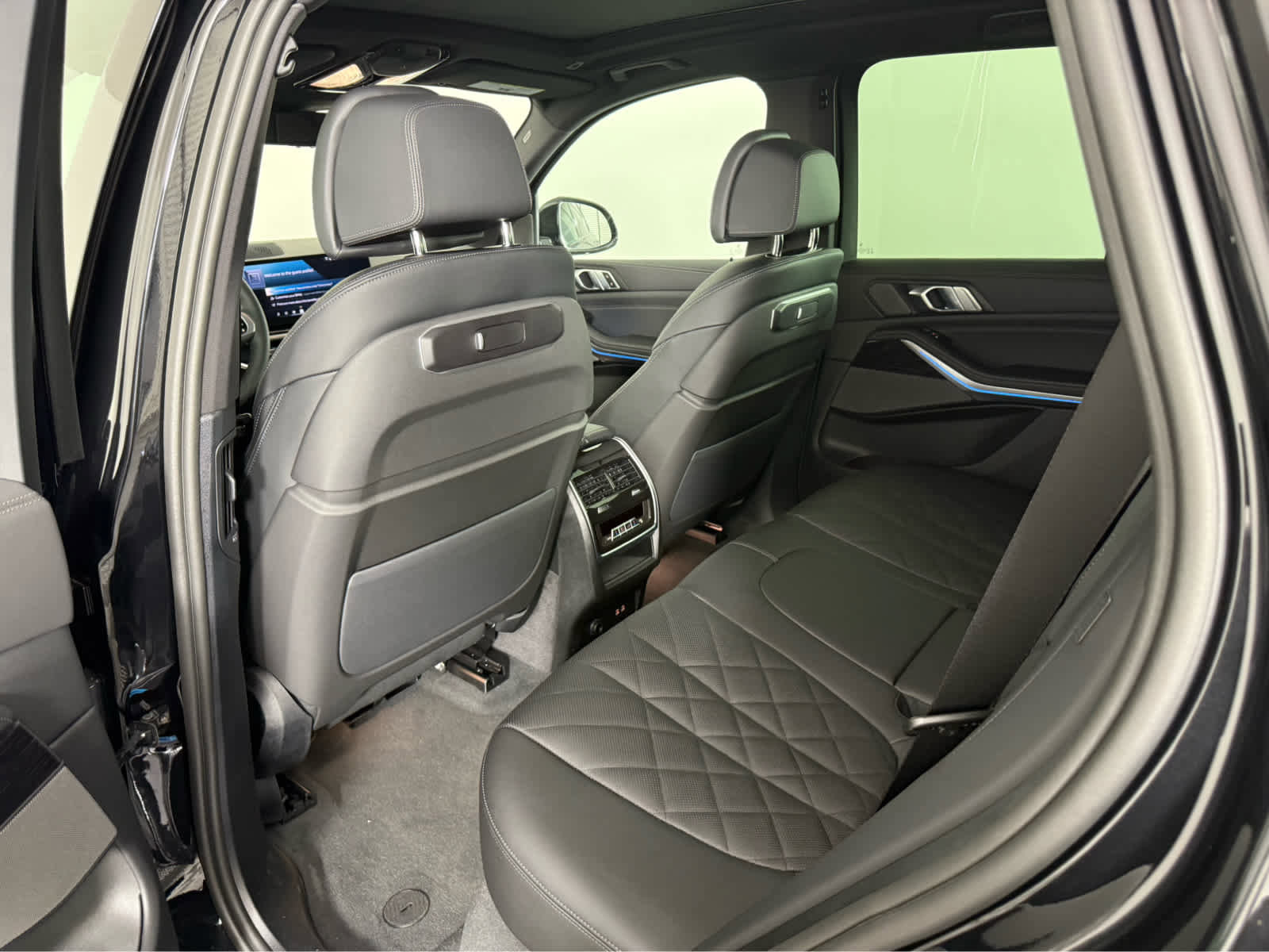 New 2026 BMW X5 xDrive50e w/ M Sport Package AWD/4WD image 13