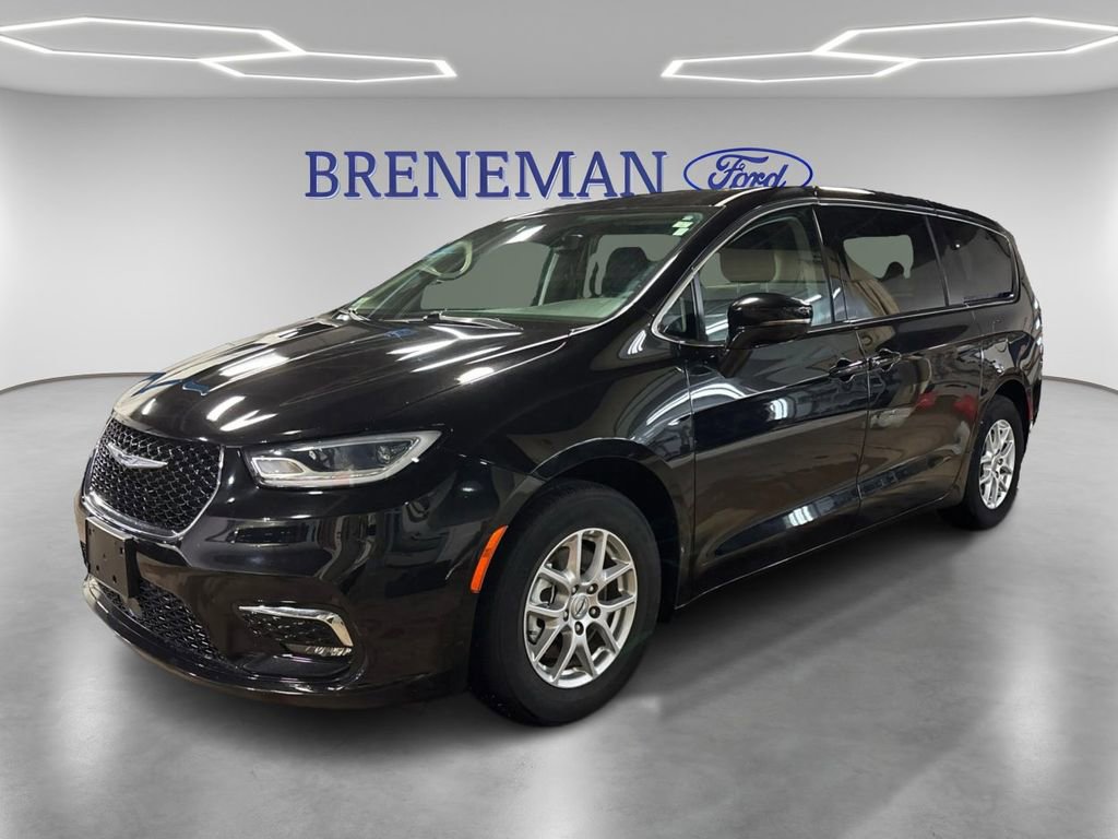 Used 2024 Chrysler Pacifica Touring-L