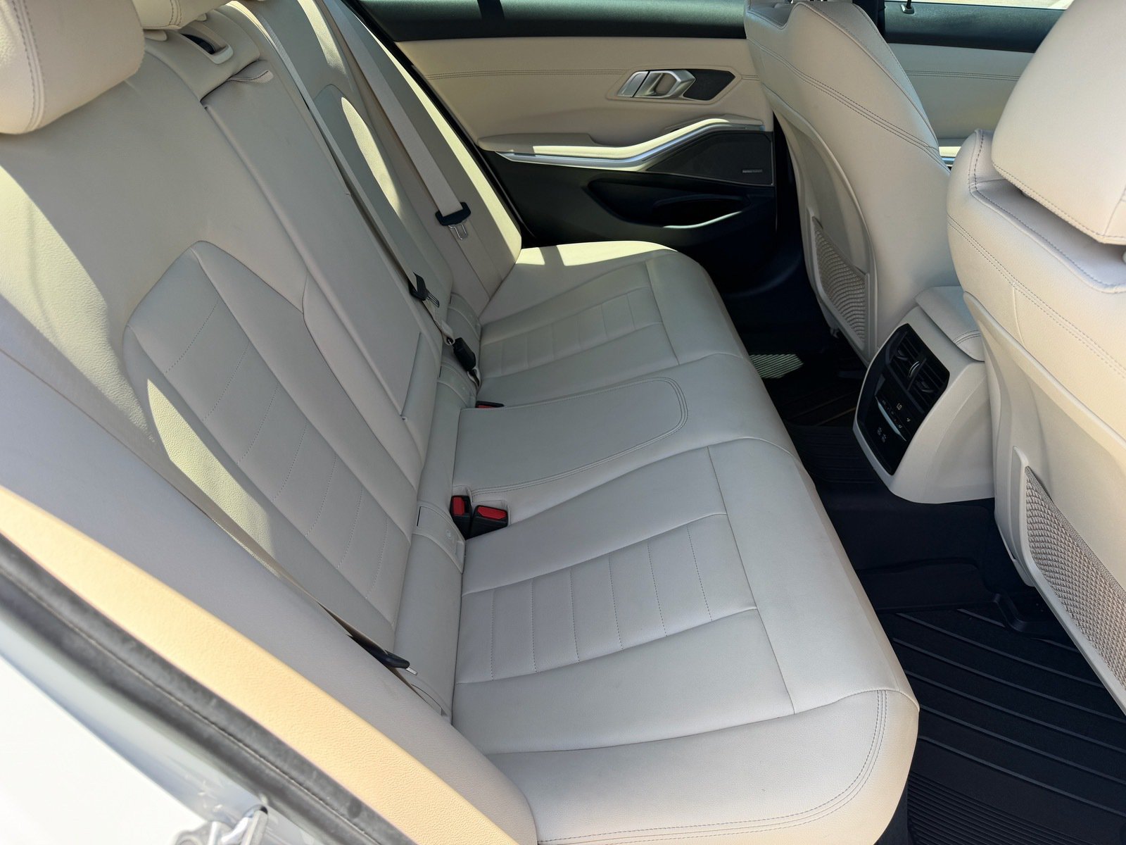 Used 2021 BMW 330i Sedan w/ Premium Package RWD image 13