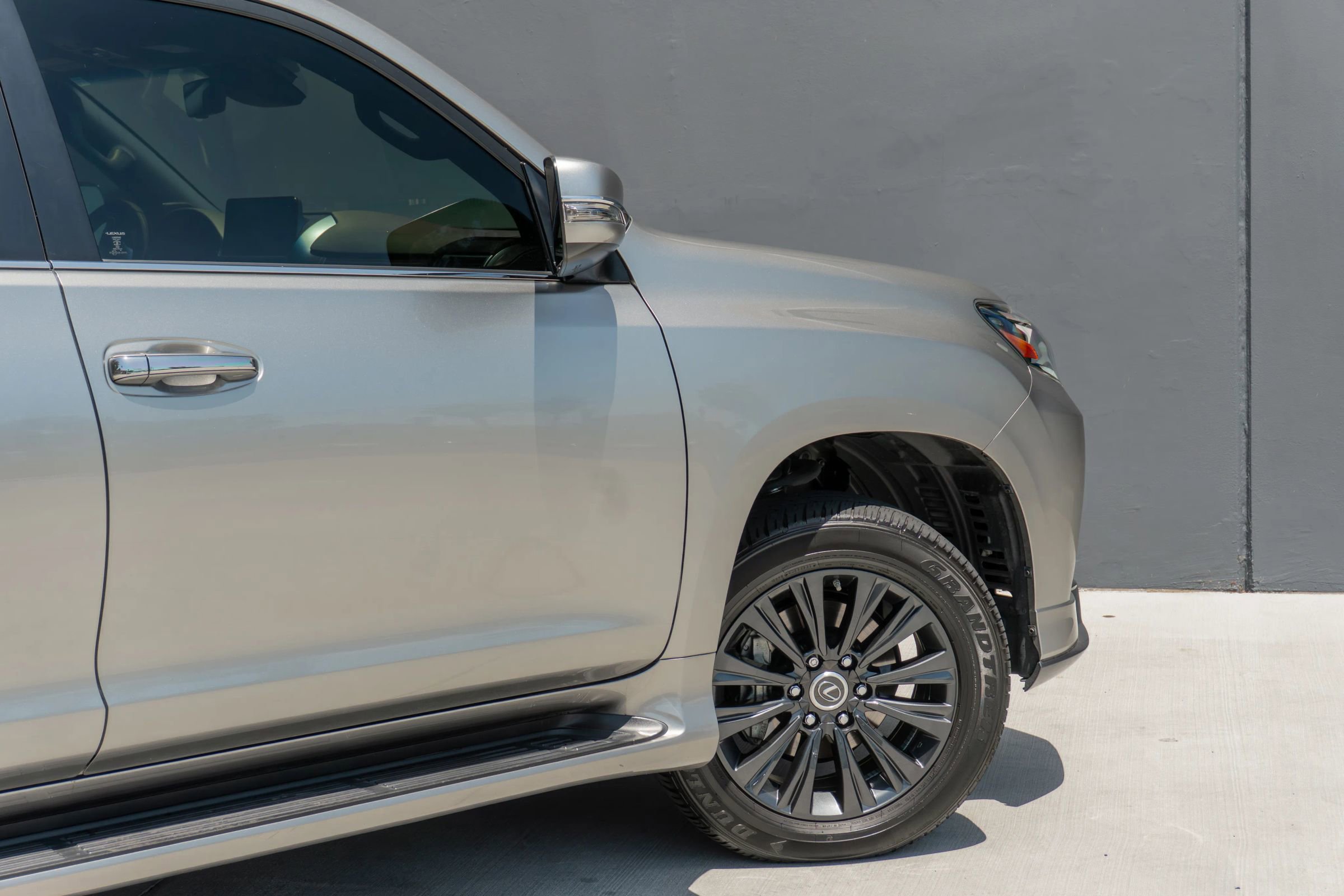 Used 2022 Lexus GX 460 Premium w/ Accessory Package AWD/4WD image 24