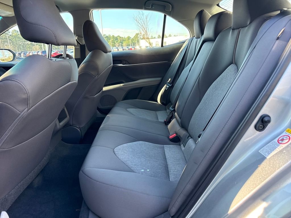 Used 2018 Toyota Camry LE image 26