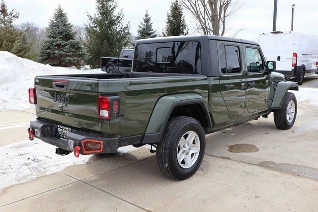 Used 2022 Jeep Gladiator Sport image 33