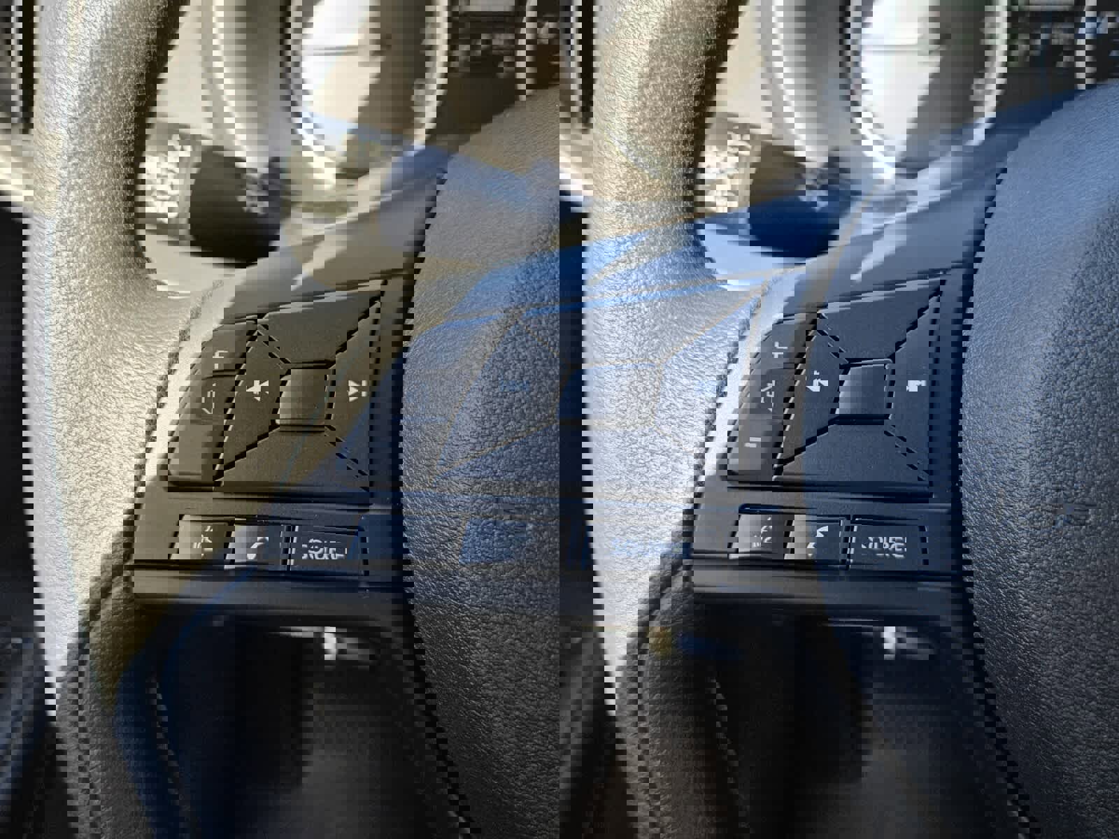 New 2025 Nissan Kicks Play S image 12