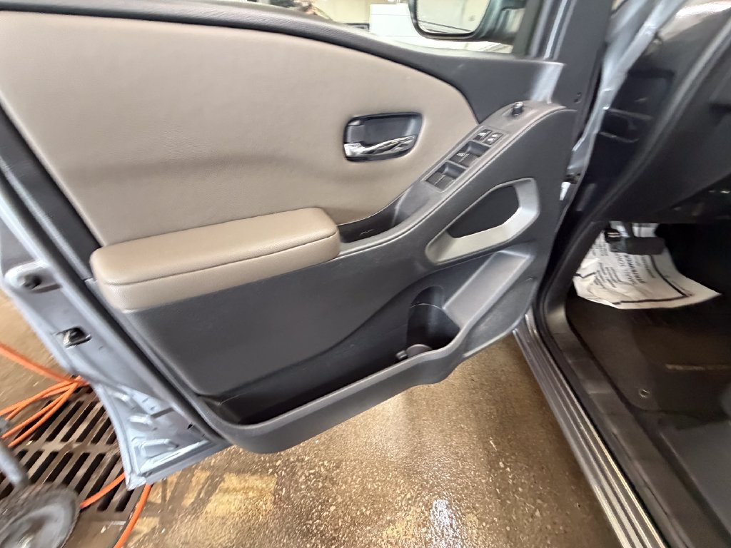 Used 2023 Nissan Frontier SV w/ SV Convenience Package AWD/4WD image 10