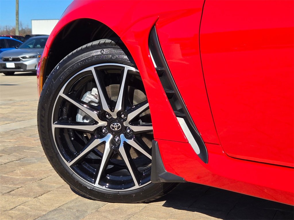 Used 2025 Toyota GR86 image 25