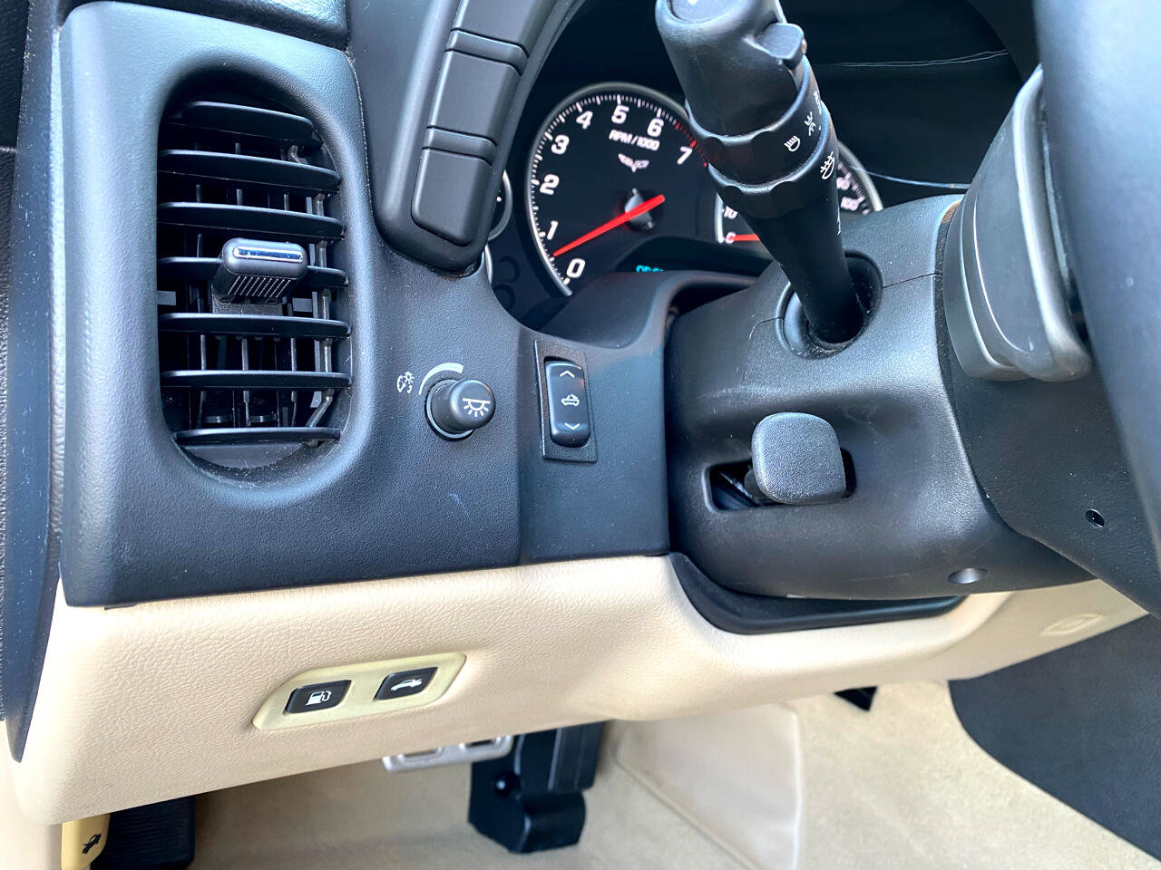 Used 2009 Chevrolet Corvette Convertible w/ Preferred Equipment Group image 32