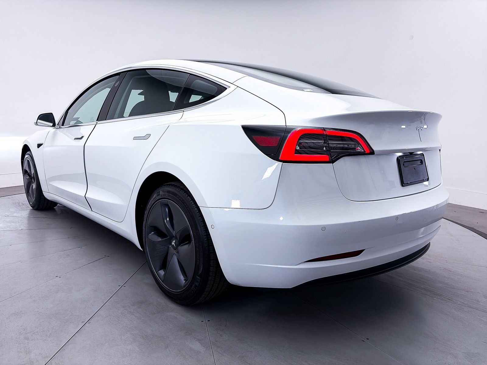 Used 2019 Tesla Model 3 Standard Range Plus RWD image 13