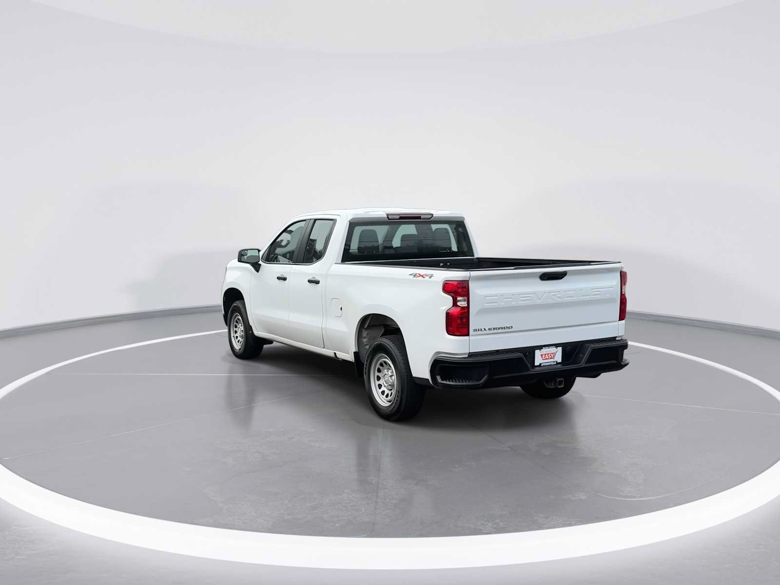 Used 2023 Chevrolet Silverado 1500 W/T w/ Trailering Package AWD/4WD image 6
