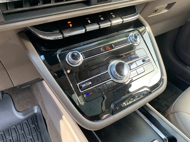 Used 2022 Lincoln Corsair AWD w/ Premium Package image 25
