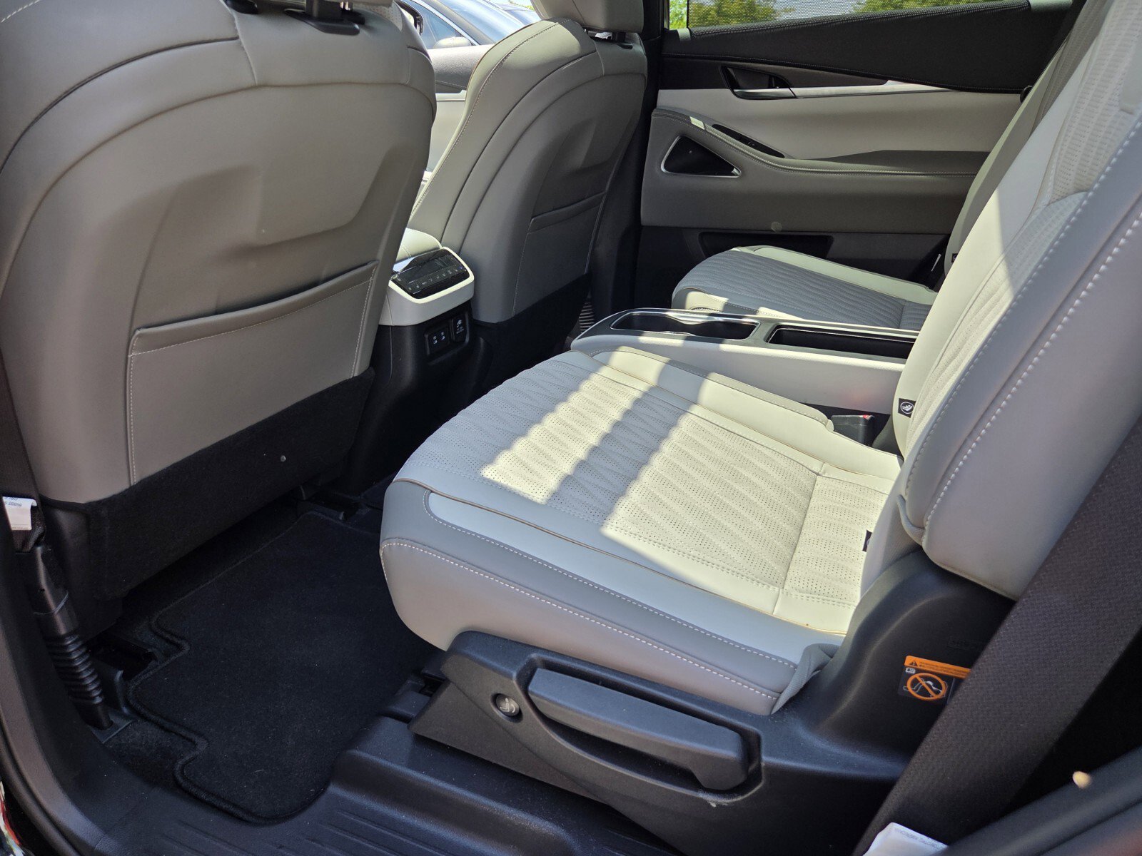 Certified 2026 INFINITI QX60 Autograph w/ Dark Cargo Package AWD/4WD image 12