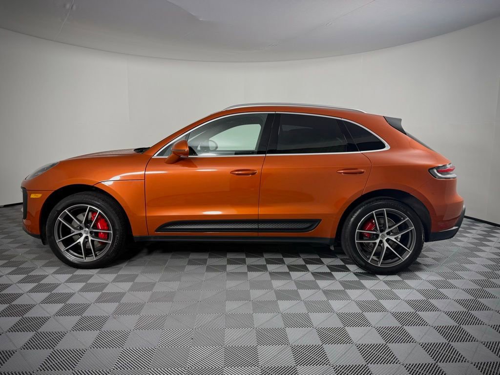 Certified 2022 Porsche Macan S AWD/4WD image 2