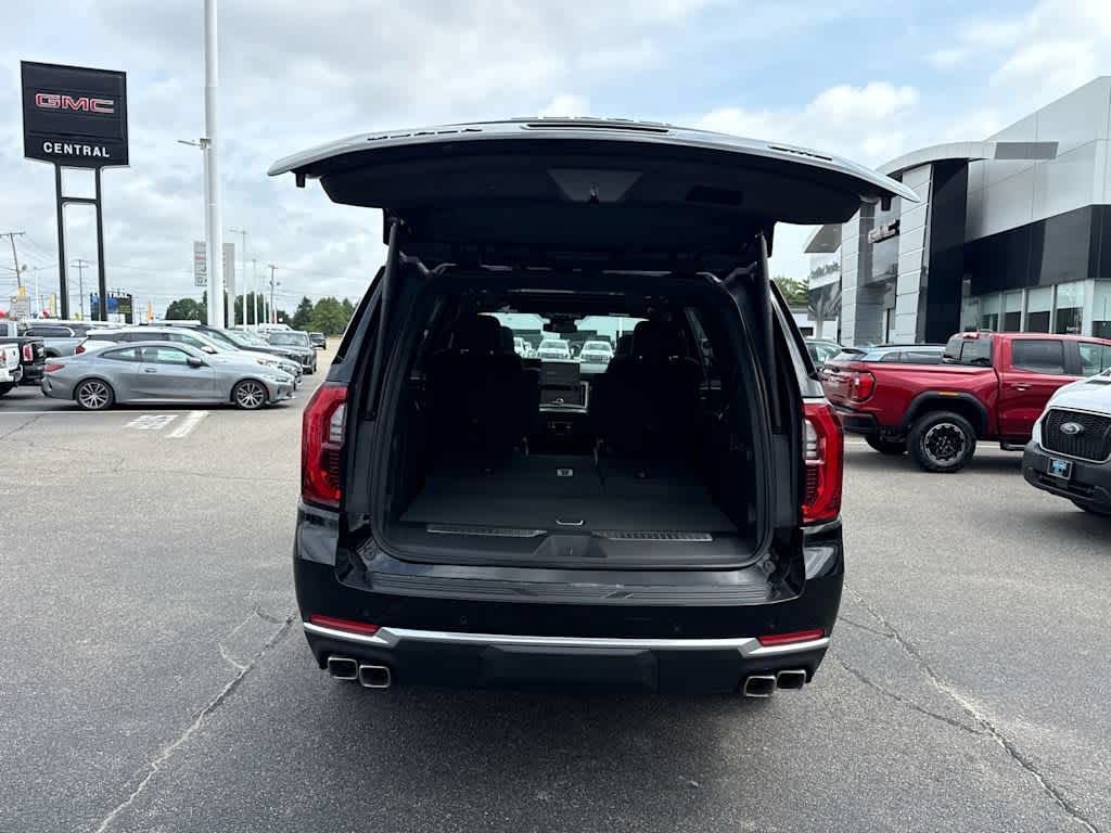 New 2026 GMC Yukon Denali w/ Sun & Power Step Package AWD/4WD image 11