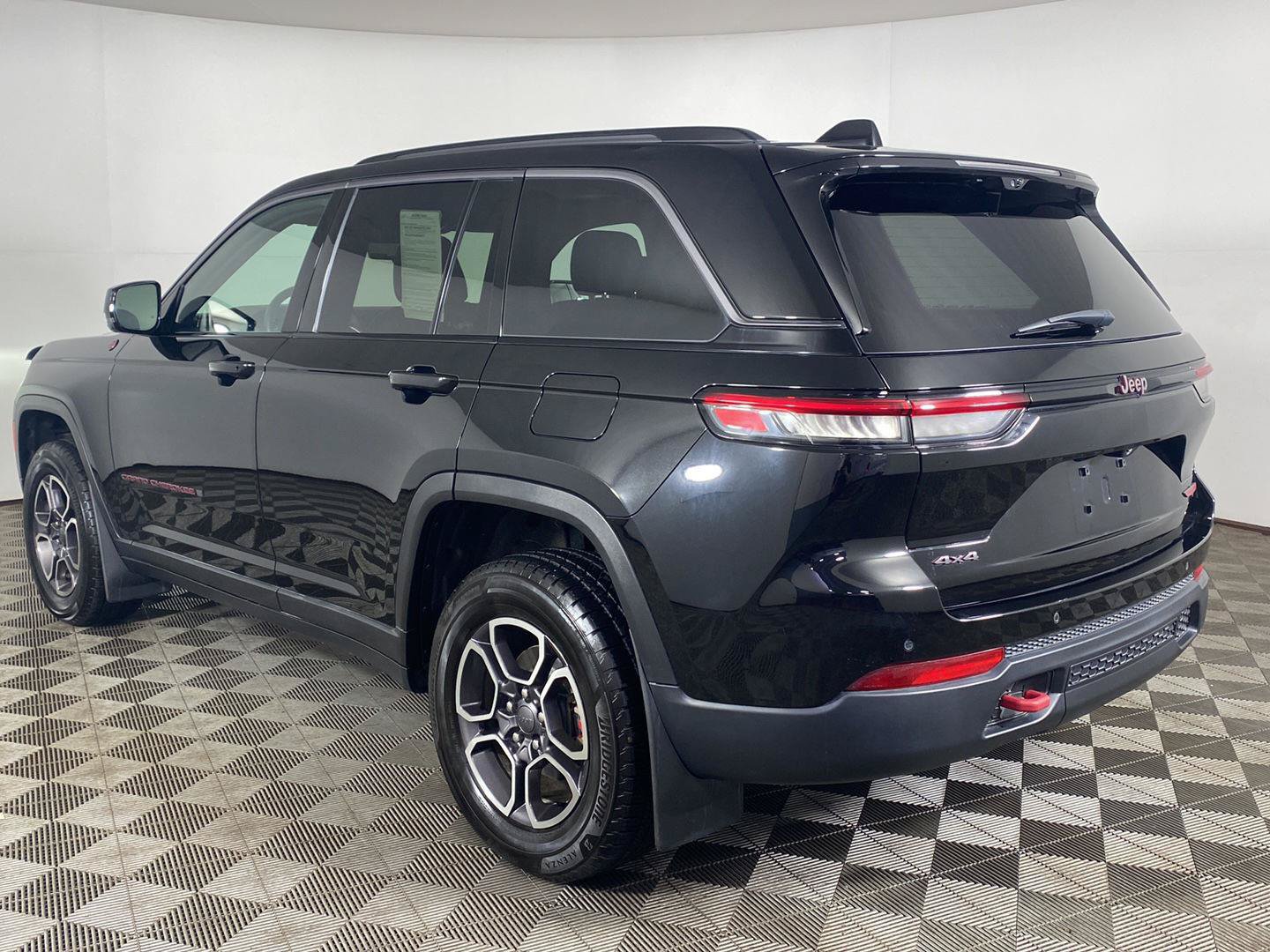 Used 2022 Jeep Grand Cherokee Trailhawk w/ ADV Protech Group II AWD/4WD image 32