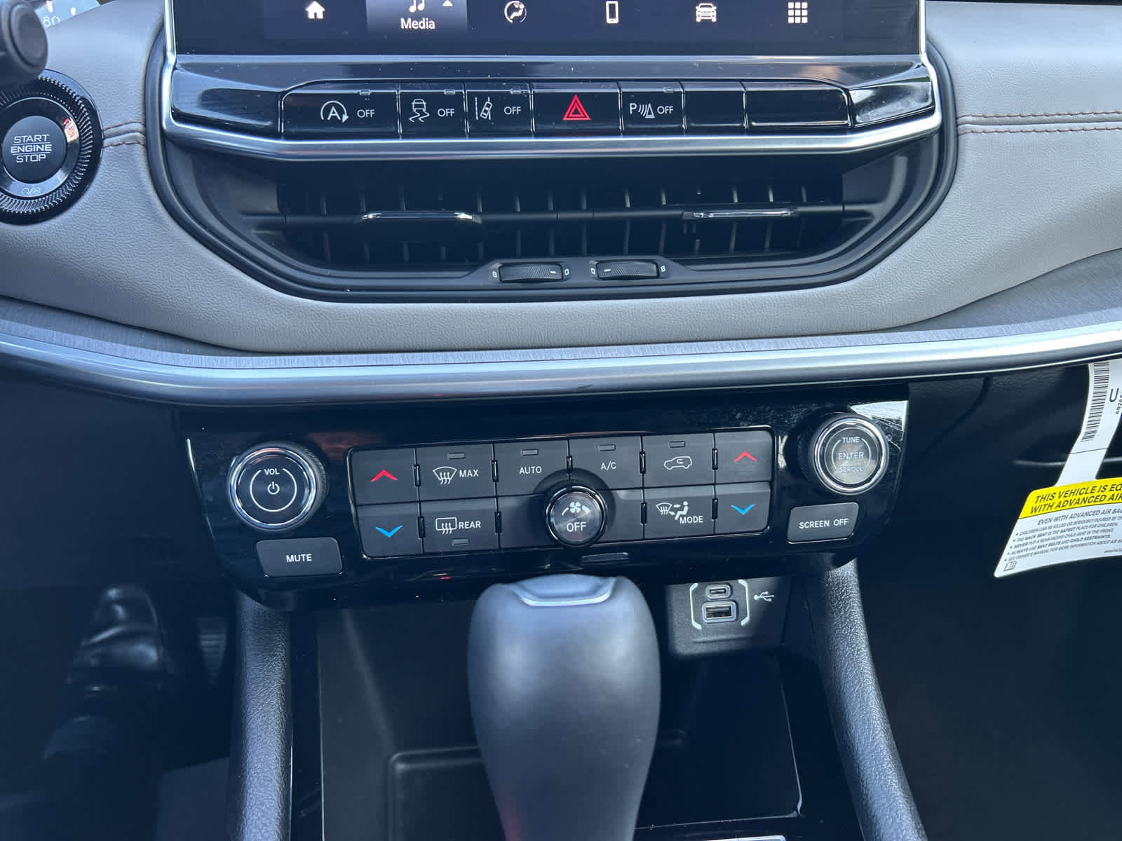 Used 2026 Jeep Compass Limited image 26