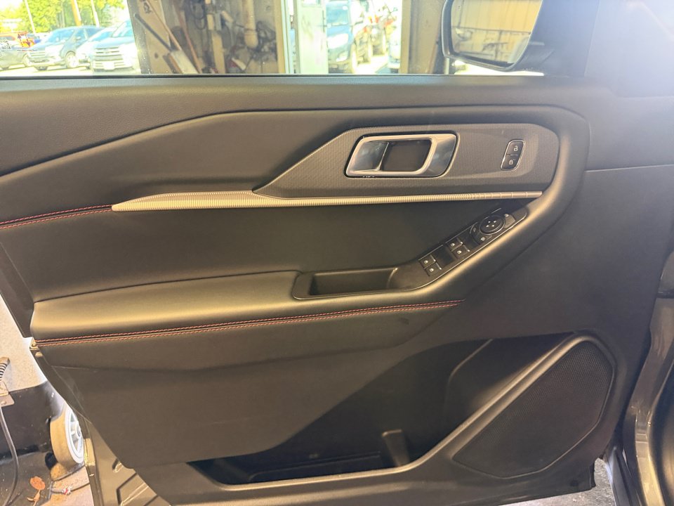 Used 2026 Ford Explorer ST-Line w/ ST-Line Street Pack AWD/4WD image 36