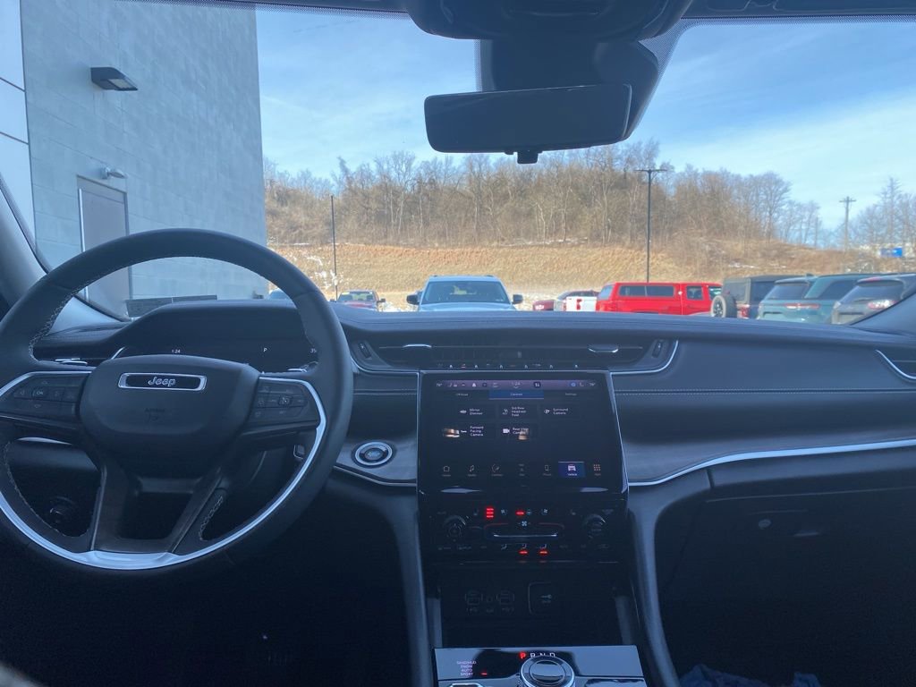 Certified 2023 Jeep Grand Cherokee L Limited w/ Luxury Tech Group II image 24