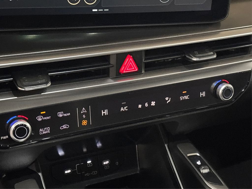 Certified 2025 Kia Sorento EX w/ Panoramic Sunroof Package image 30