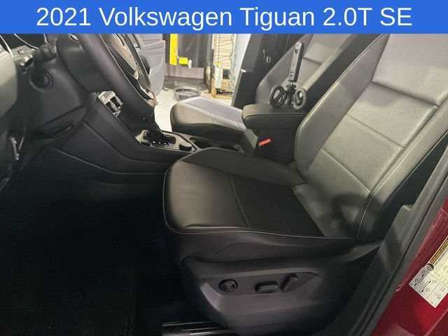 Used 2021 Volkswagen Tiguan SE w/ Panoramic Sunroof Package AWD/4WD image 21