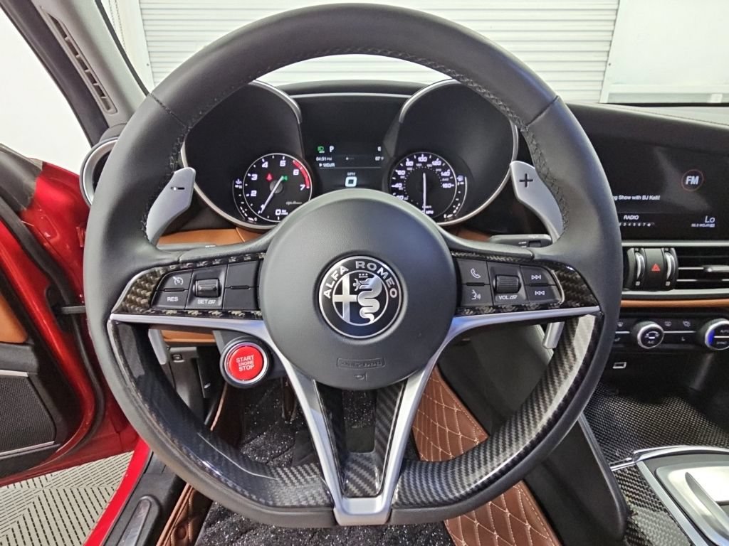 Used 2018 Alfa Romeo Giulia Ti w/ TI Performance Package RWD image 18