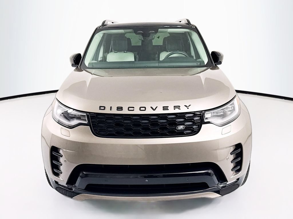 Used 2025 Land Rover Discovery Dynamic SE AWD/4WD image 2