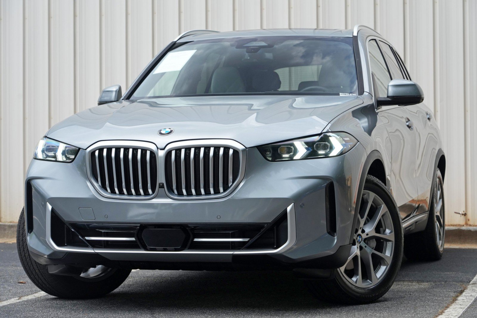 Used 2024 BMW X5 sDrive40i w/ Premium Package RWD image 3