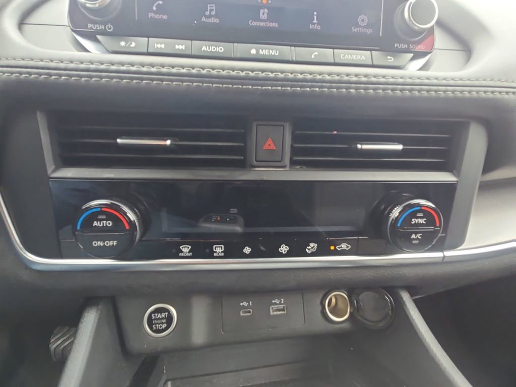 Used 2023 Nissan Rogue SV image 38
