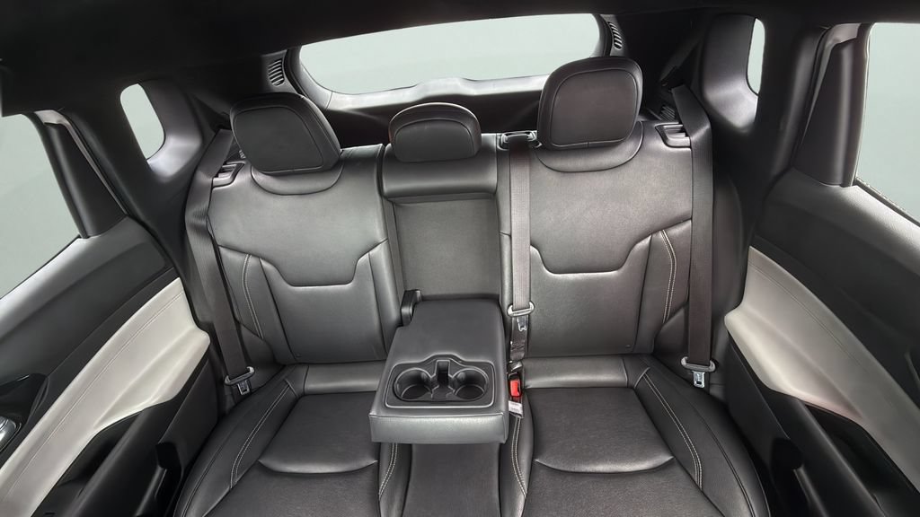 Used 2025 Jeep Compass Limited AWD/4WD image 11