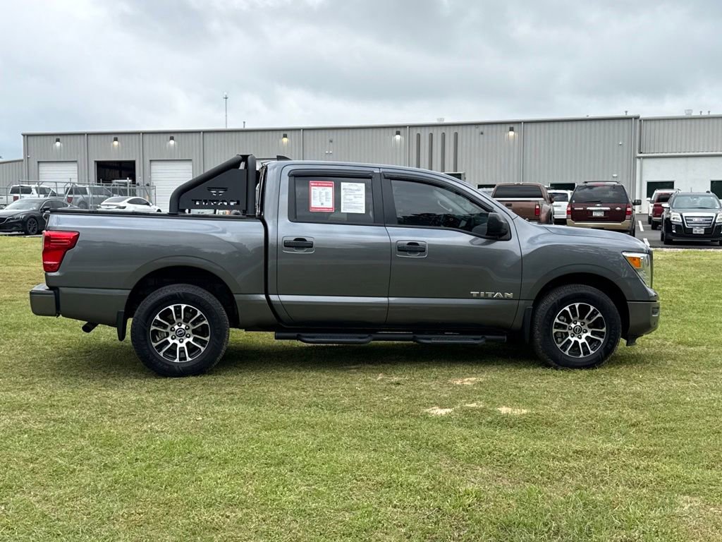 Used 2023 Nissan Titan SV w/ SV Convenience Package image 10