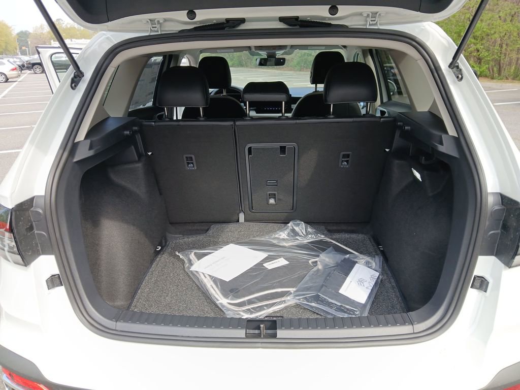 New 2026 Volkswagen Taos SE image 21