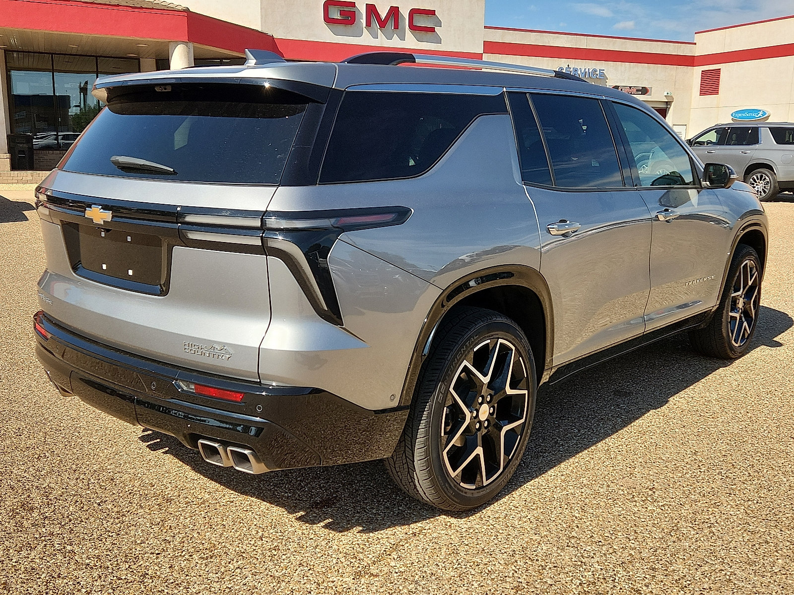 Used 2026 Chevrolet Traverse High Country w/ LPO, Floor Liner Package FWD image 4