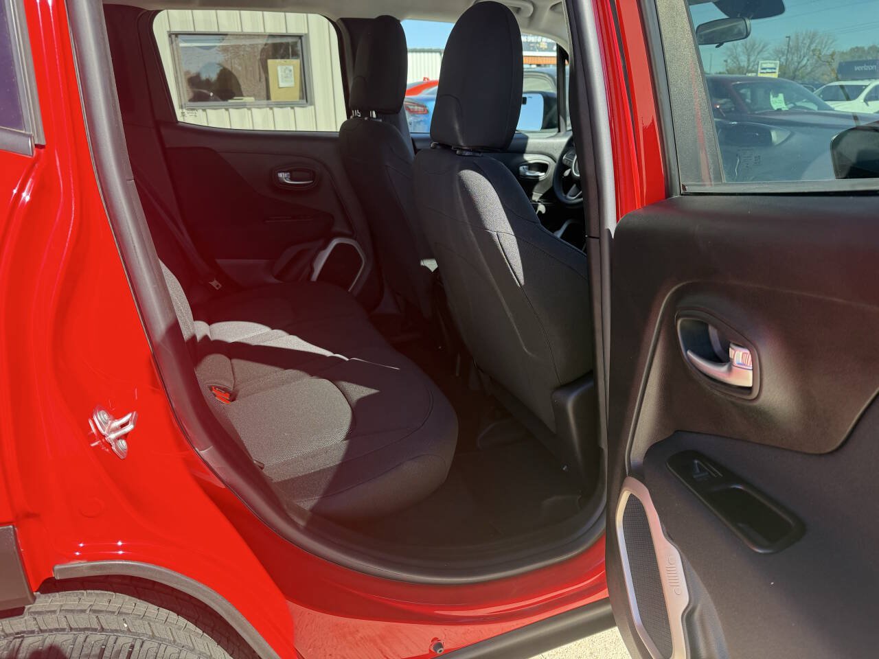 Used 2017 Jeep Renegade Sport w/ Power & Air Group AWD/4WD image 12