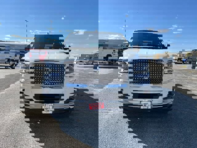 Used 2022 Lincoln Navigator Reserve image 9