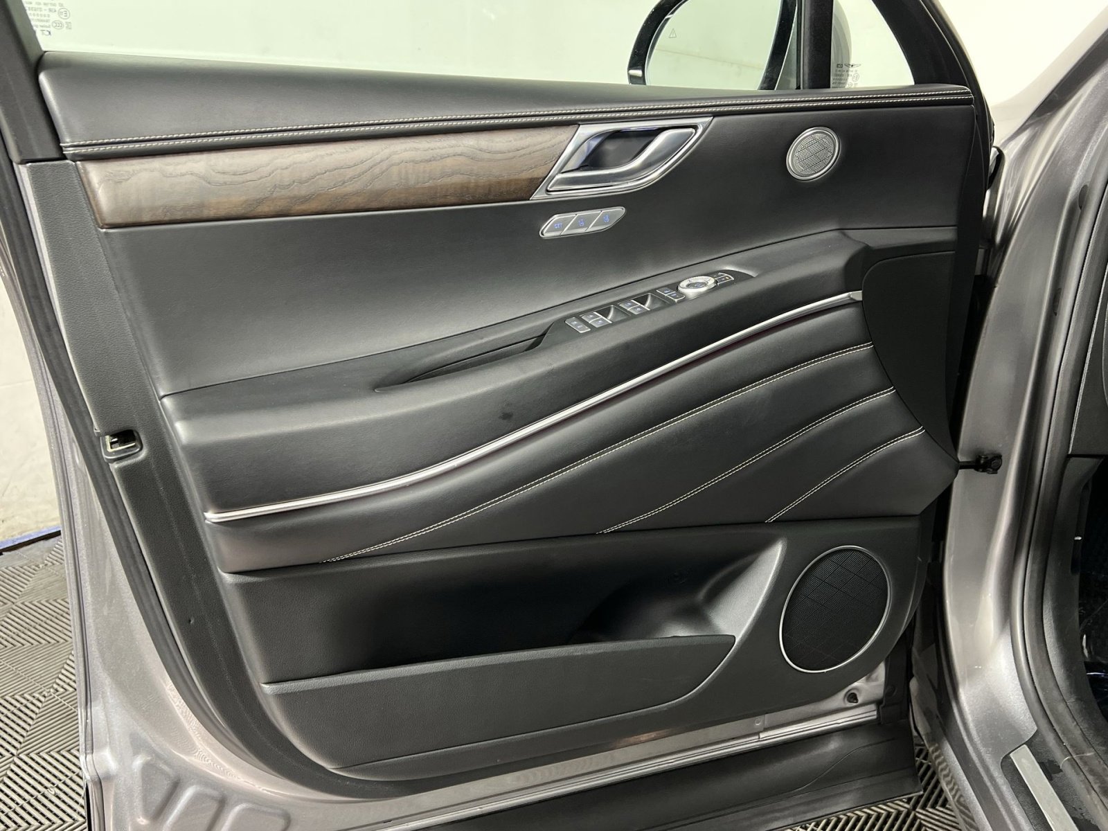 Used 2024 Genesis GV80 2.5T image 14