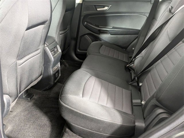 Used 2020 Ford Edge SE image 23