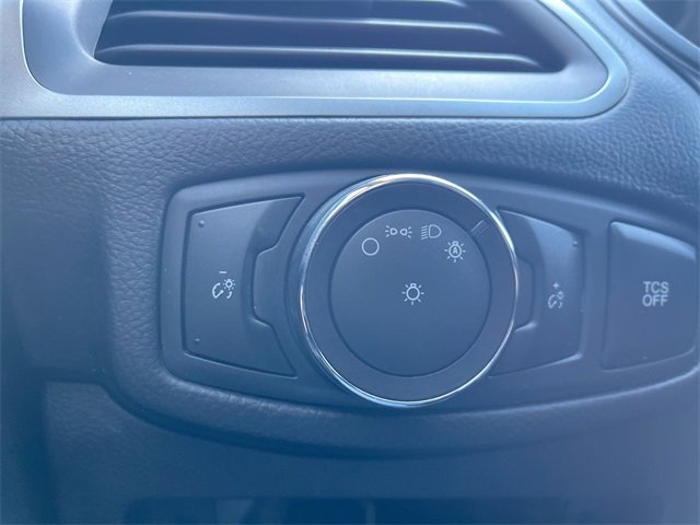 Used 2020 Ford Edge SE image 17