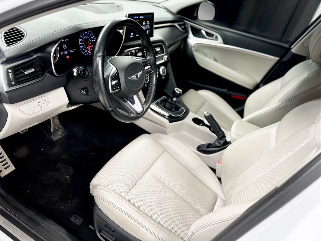 Used 2019 Genesis G70 2.0T Sport RWD image 17