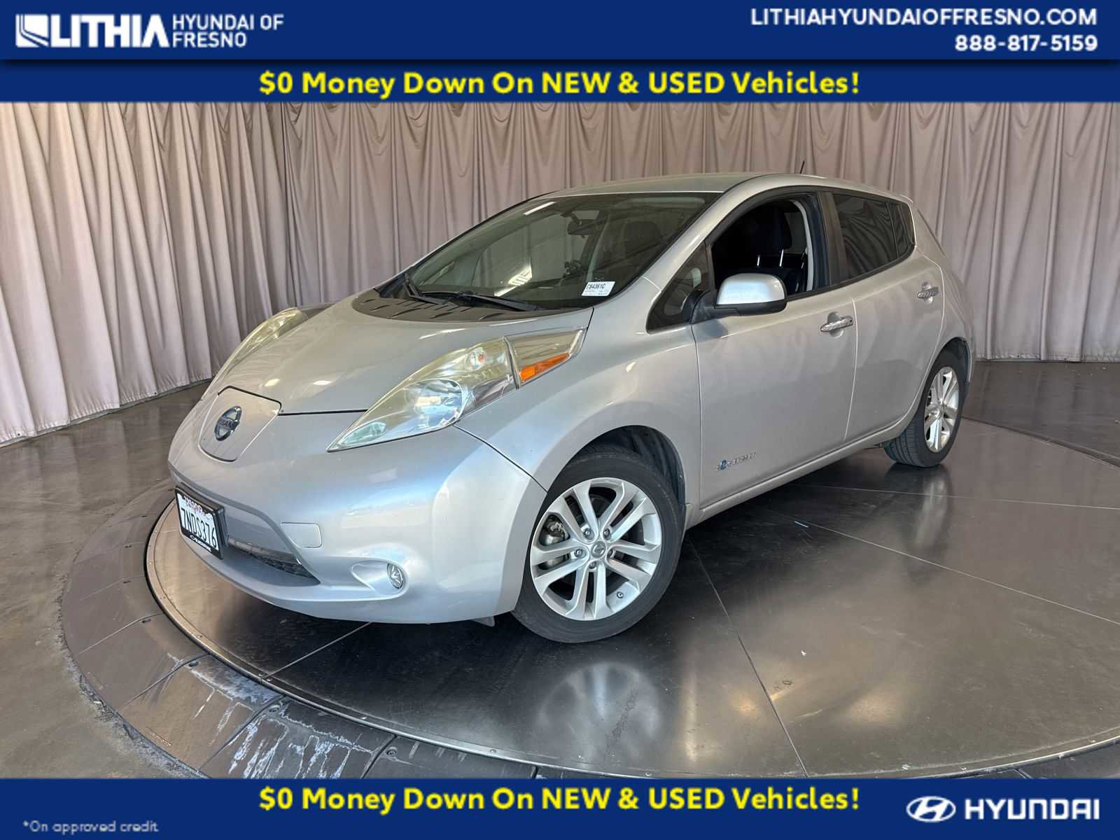 Used 2015 Nissan Leaf S FWD image 1