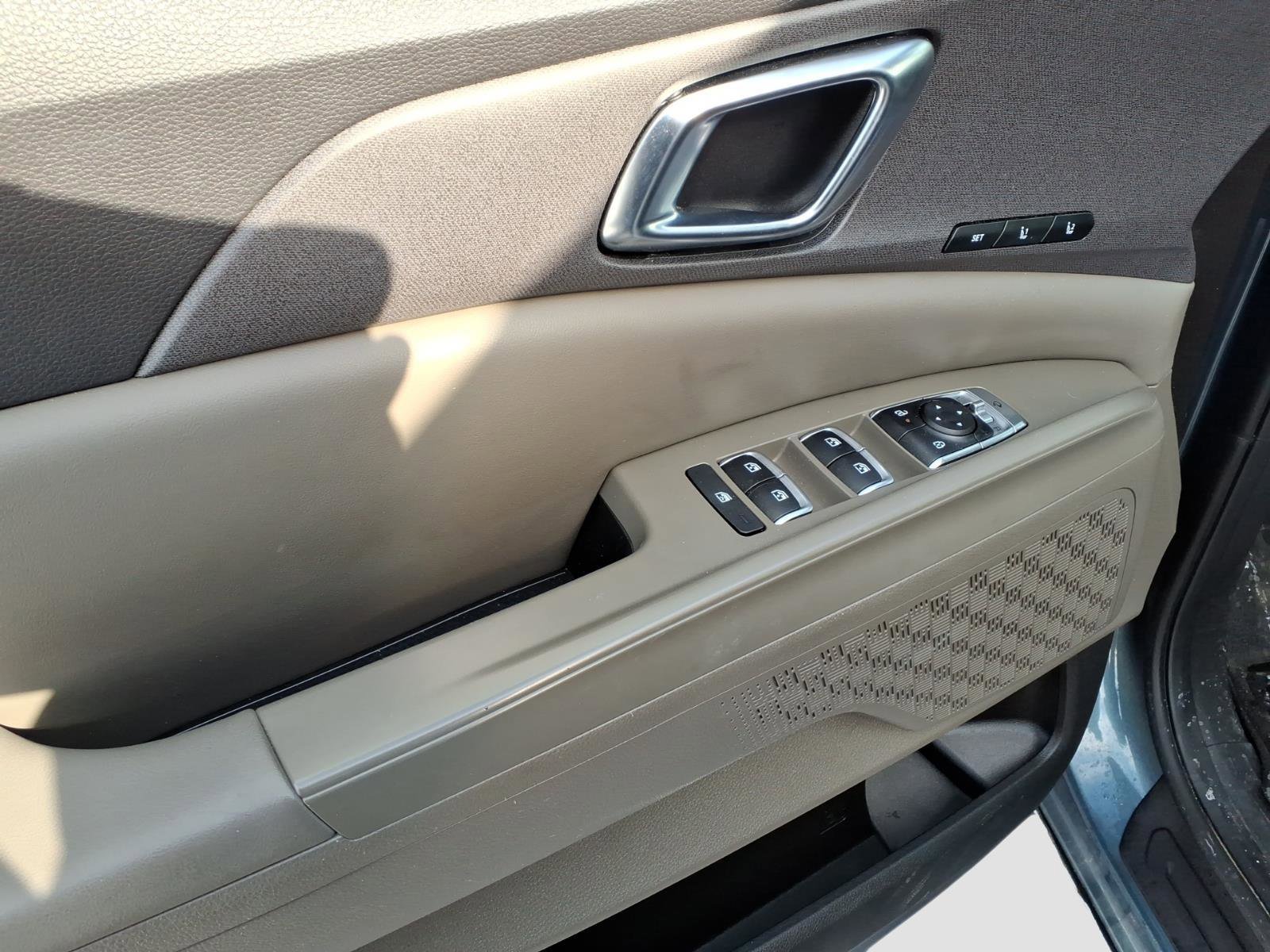 Used 2025 Kia Carnival SX image 14