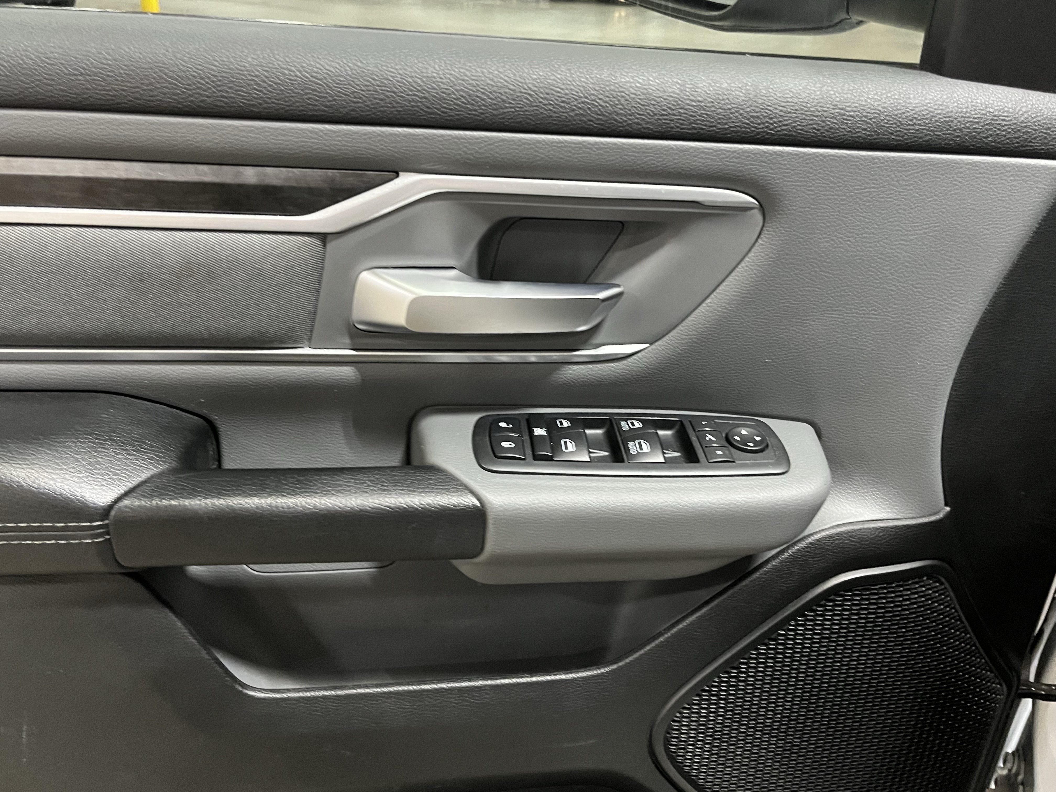 Used 2020 RAM 1500 Big Horn AWD/4WD image 14