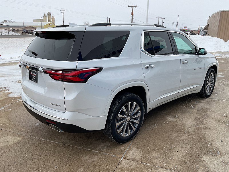Used 2023 Chevrolet Traverse Premier image 6