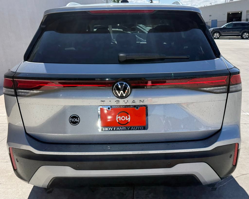 Certified 2025 Volkswagen Tiguan S FWD image 8