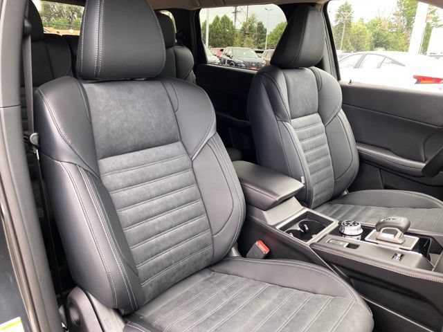 New 2026 Nissan Rogue SL AWD/4WD image 9