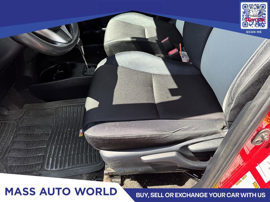 Used 2012 Toyota Yaris LE FWD image 7