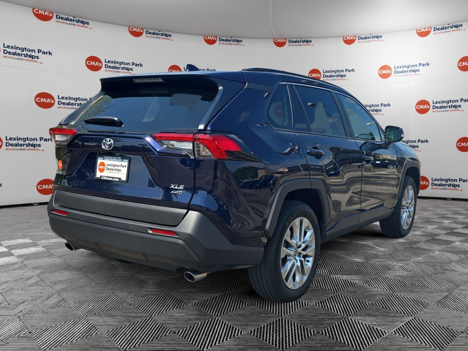 Used 2023 Toyota RAV4 XLE Premium AWD/4WD image 7