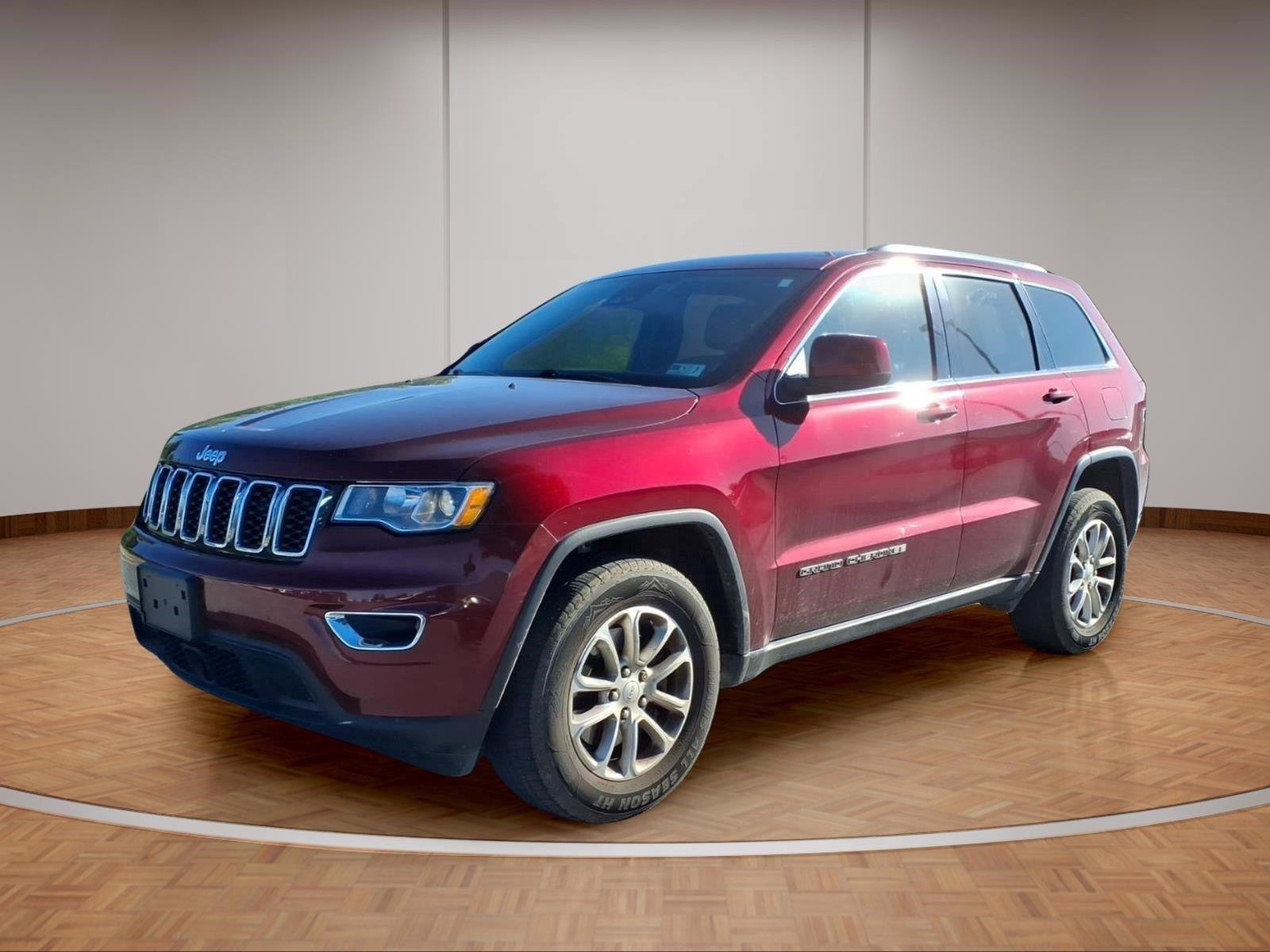 Used 2021 Jeep Grand Cherokee Laredo X AWD/4WD image 4