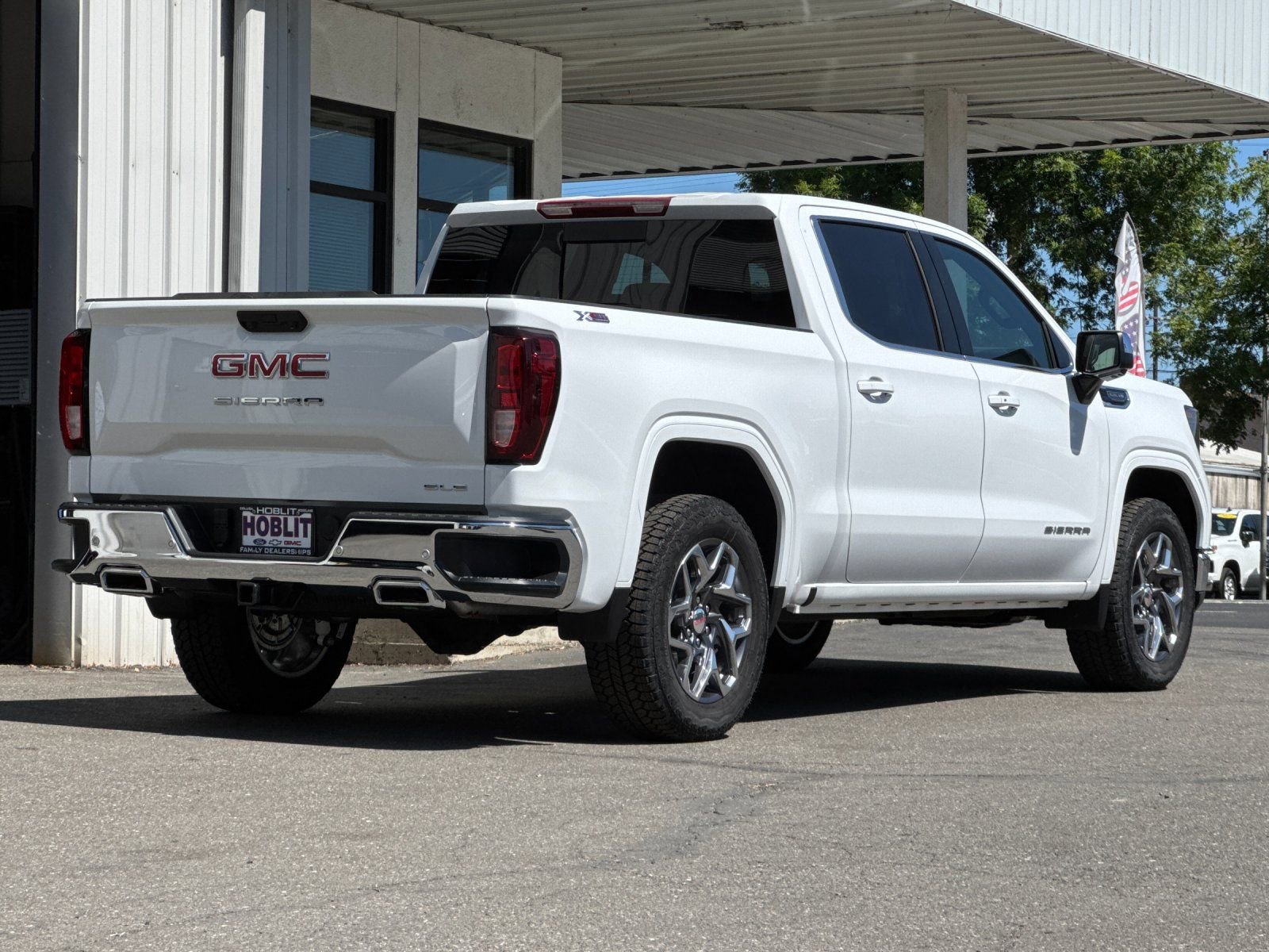 New 2026 GMC Sierra 1500 SLE AWD/4WD image 3